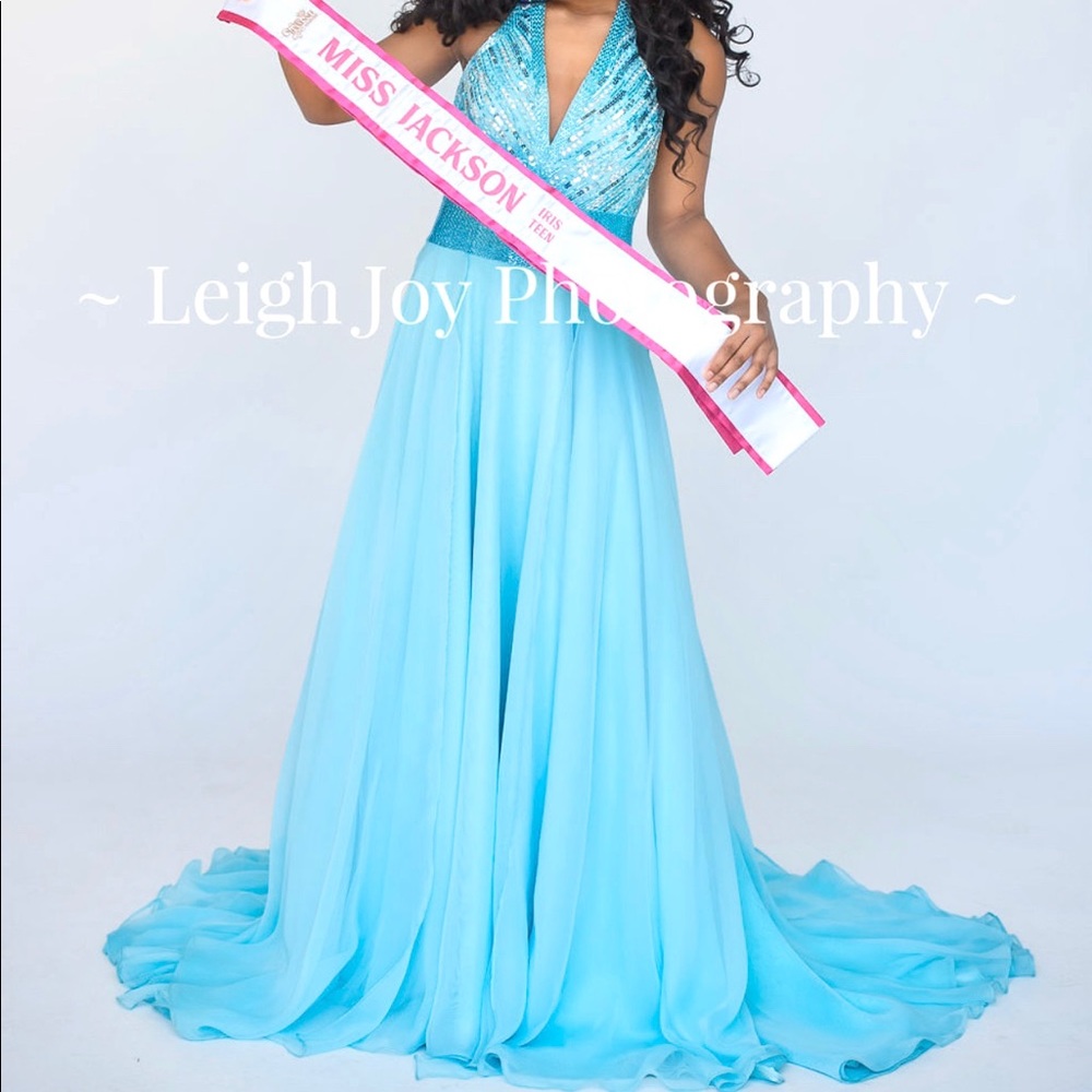 Immaculate Custom Shawn Yearick Pageant Dress! - image 1